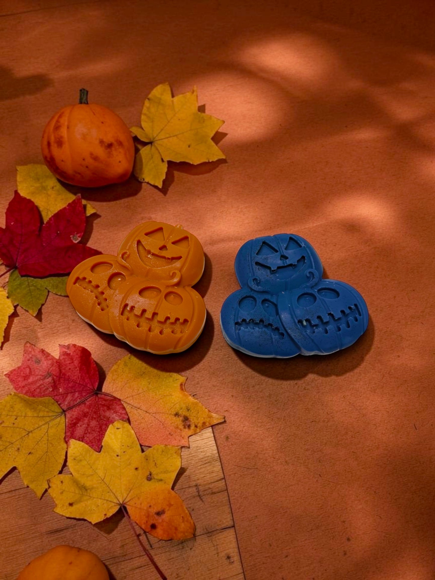 HALLOWEEN: 3 PUMPKIN HEADS