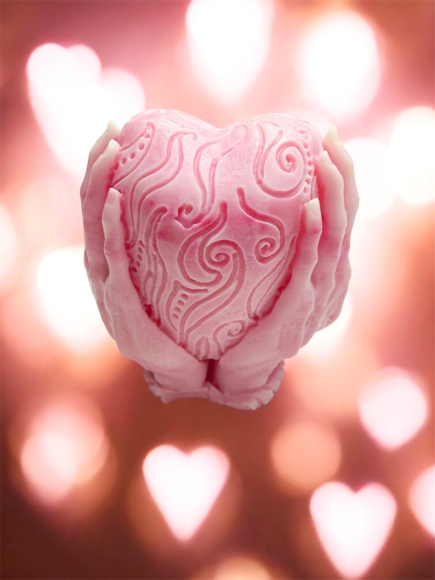 LARGE WAX MELT SHAPE: HEART IN HANDS