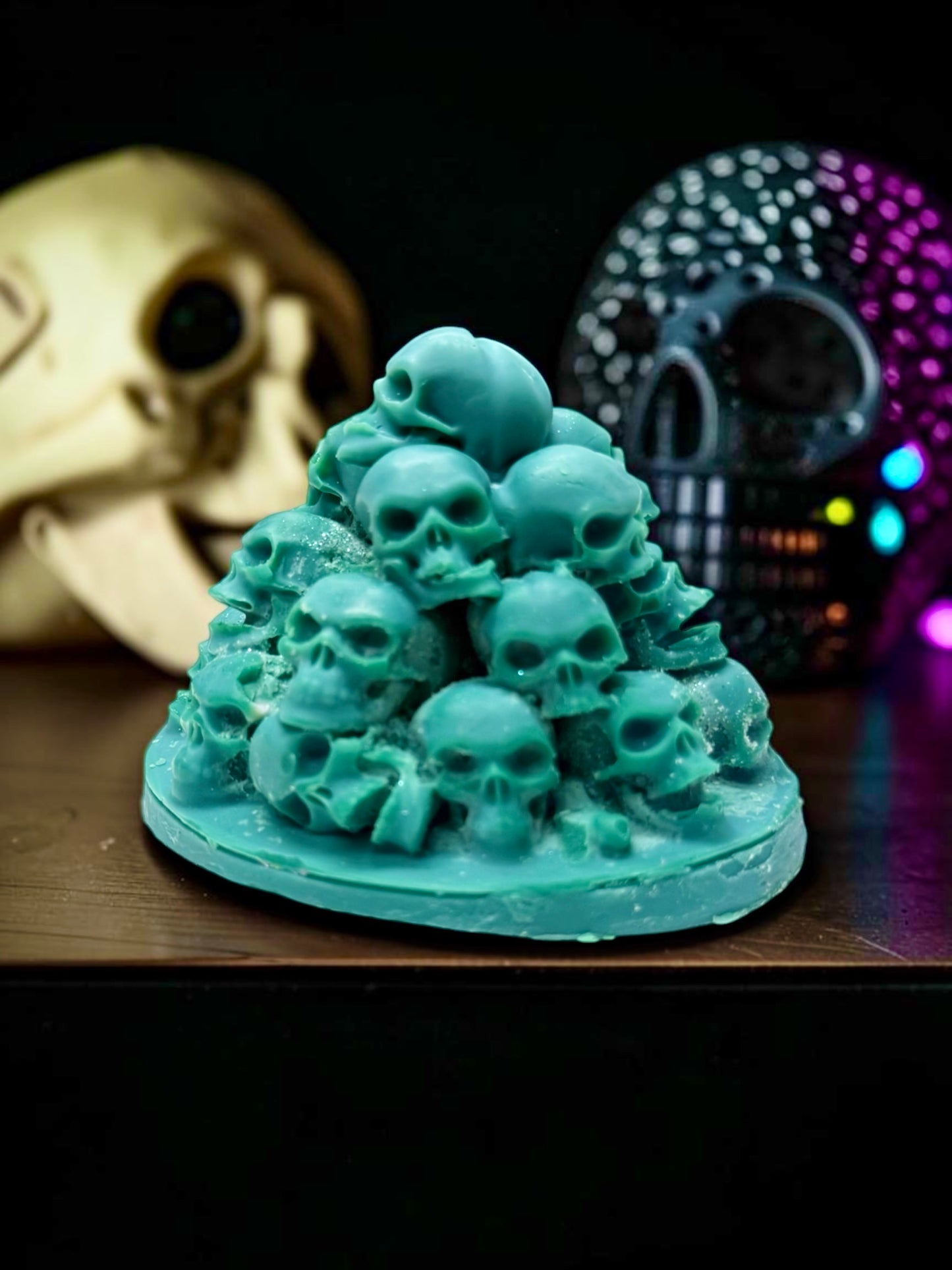 HALLOWEEN: 3d PYRAMID SKULLS