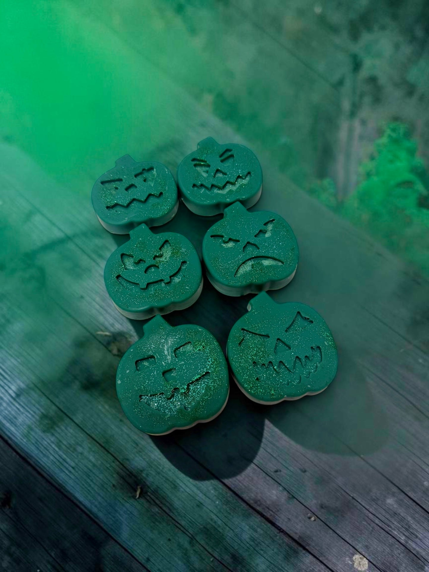 HALLOWEEN: 3d PUMPKIN TRIO EMOJI WAX MELT PACK